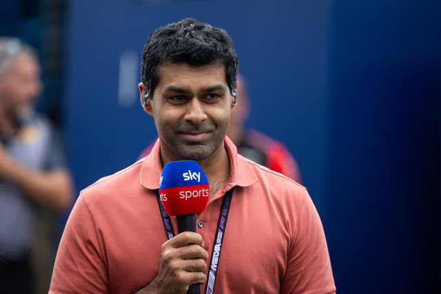 Carlos Sainz Wants Karun Chandhok-Type Stewarding as Pundit Jokes About Day Job