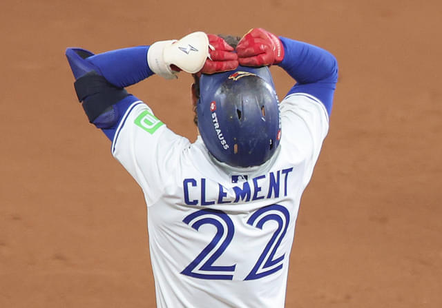 Blue Jays Fans Furious After AL Gold Glove Snubs for Clement, Kirk, and Guerrero Jr.