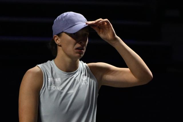 Iga Świątek’s Career First: Back-to-Back Losses After Leading at WTA Finals