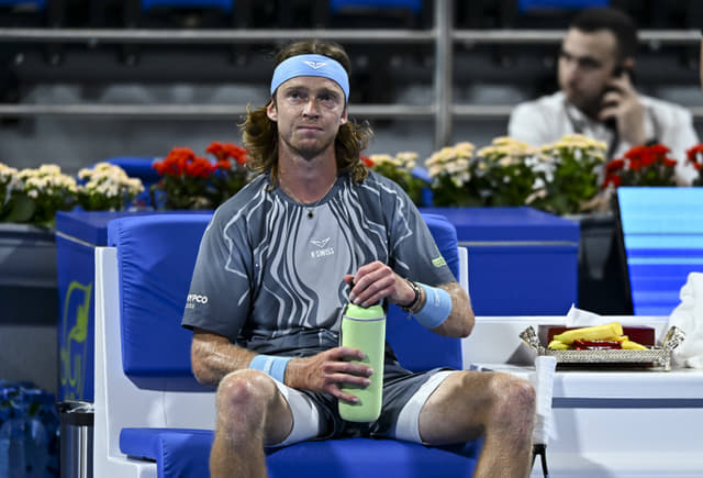 Update: Dubai Airspace Closure Keeps Tennis Group Stranded