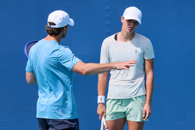 Iga Swiatek Admits Miami Open Prep Has Been Tricky Before Linette Clash