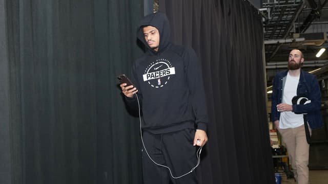 Clippers Plan To Sign RayJ Dennis After Releasing Chris Paul