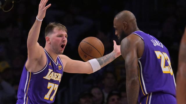 Lakers Win 116-114 Emotional Thriller In Phoenix