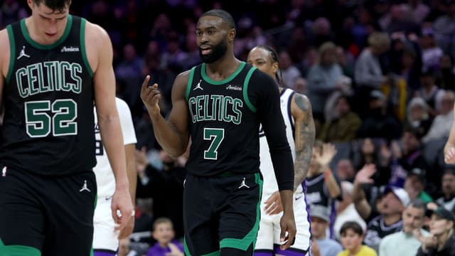 Jaylen Brown Caught Wiping His Hairspray On Live TV