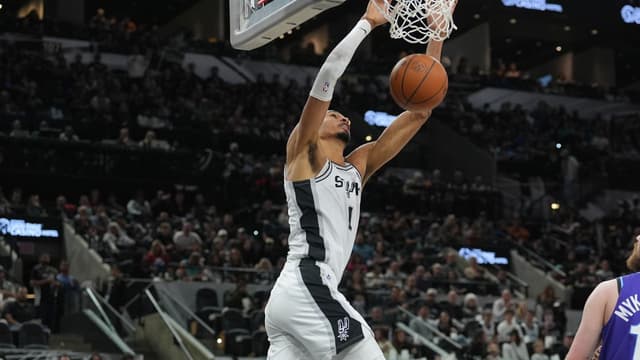 Victor Wembanyama Hits A Wild Between The Legs, Self Bounce Dunk