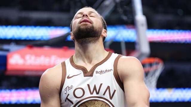 Steph Curry Caught Shaking His Head During Warriors Loss Despite 38-Point Effort