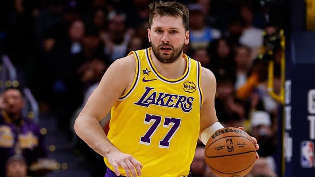 Austin Reaves Hilariously Butts Into Luka Doncic's Argument With A Ref