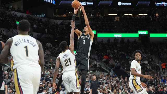 Victor Wembanyama Ties His Shoe The Hits A 3