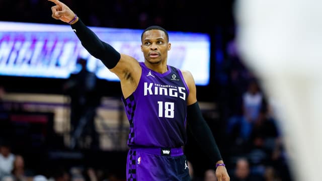 Russell Westbrook Locks Up Karl-Anthony Towns In The Post