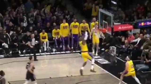Austin Reaves Off The Backboard To LeBron James For The Slam