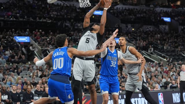 Stephon Castle Throws Down Windmill Dunk During Career Night Vs Mavs