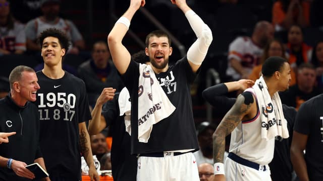 Walt Frazier Calls Out Pacers For "Tanking" On Live TV