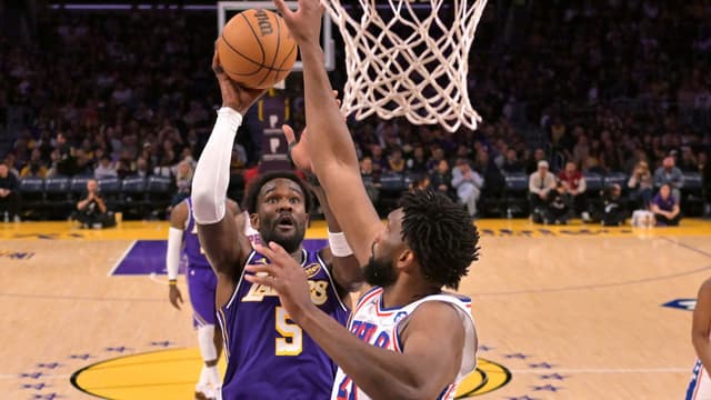 Deandre Ayton Was Briefly Detained At The Bahamas Airport