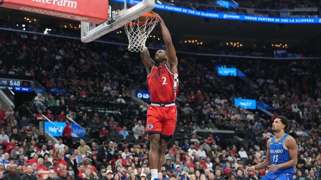 Kawhi Leonard Explains Why He Left The Lakers Game In Clutch Time