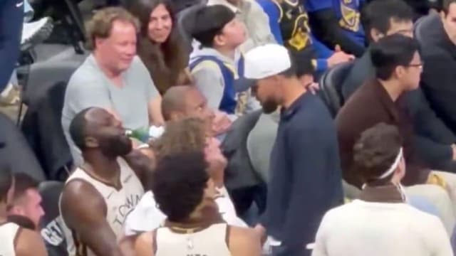 Steph Curry Coached Up The Warriors From The Sidelines Vs Clippers