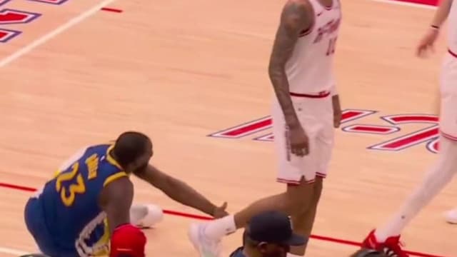 Draymond Green Grabs Jabari Smith Jr's Ankle During Warriors-Rockets