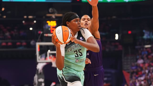 Jonquel Jones Calls Out WNBA Refs For Their Poor Officiating