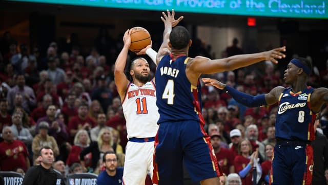 Knicks Beat Cavs 121-108 To Go Up 3-0