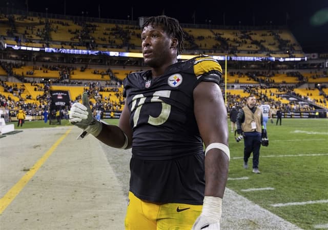 Steelers Lock Up Keeanu Benton With $72M Extension as Fans Celebrate Big Payday 