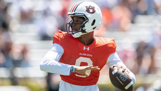 Auburn to Start Freshman QB Deuce Knight vs. Mercer