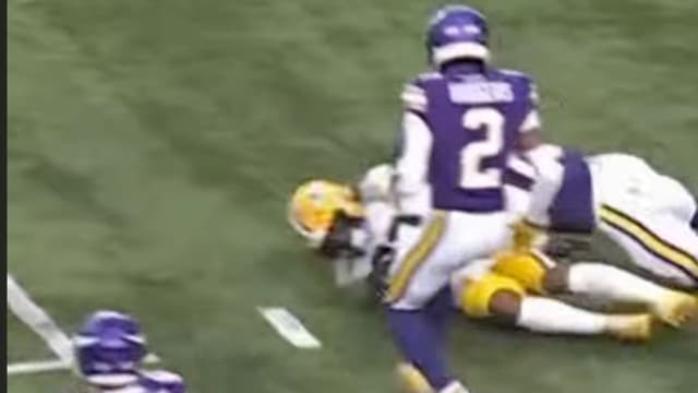 Packers’ Offense Hits Rock Bottom With 19-Yard Loss on First Down