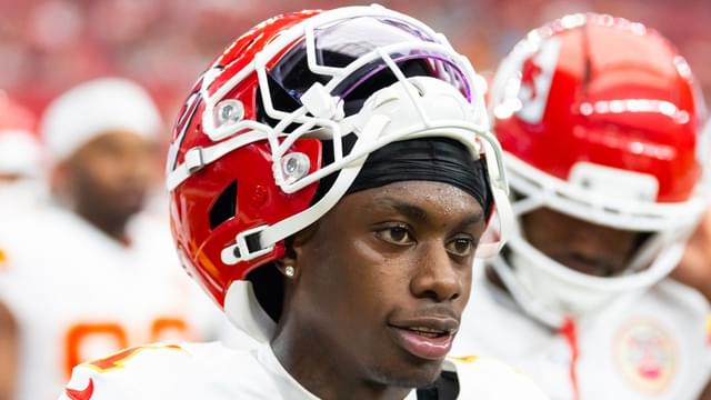 Chiefs WR Xavier Worthy Sidelined With Dislocated Shoulder