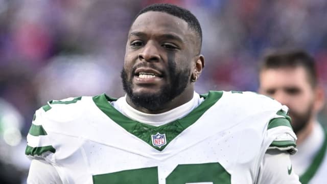 Colts Land Michael Clemons on 3-Year, $17.5M Contract